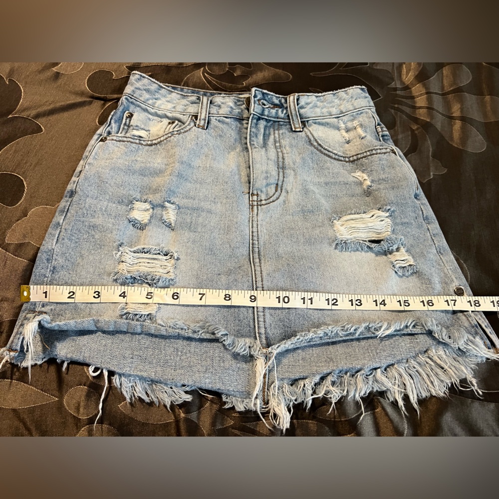 One Teaspoon Light Blue Distressed Denim Mini Skirt Women’s size 26/ Small - Picture 12 of 12